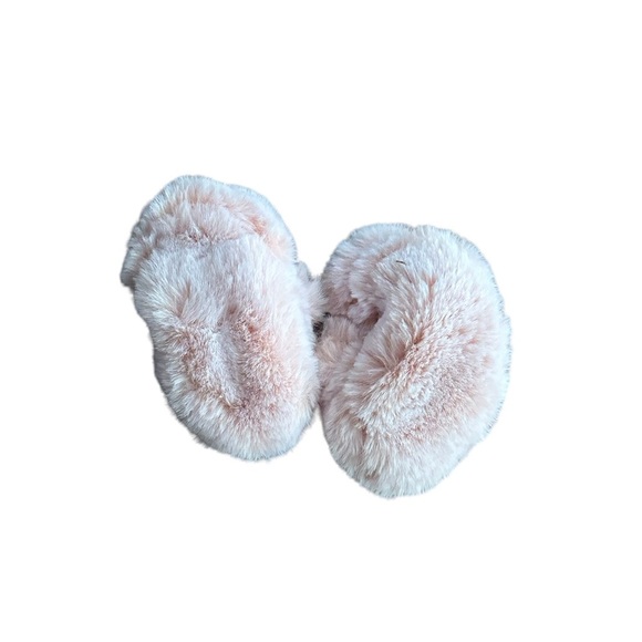 {Carters} Fuzzy Newborn Slippers - Picture 4 of 5